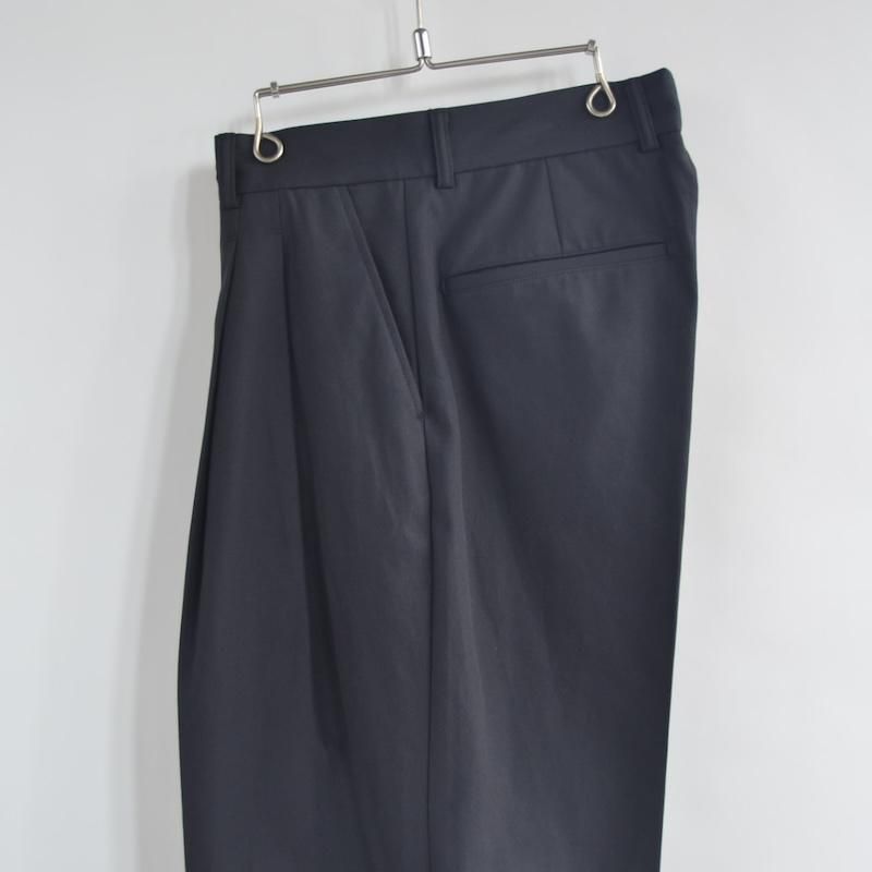 STILL BY HAND（スティル バイ ハンド）Deep tuck pressed pants