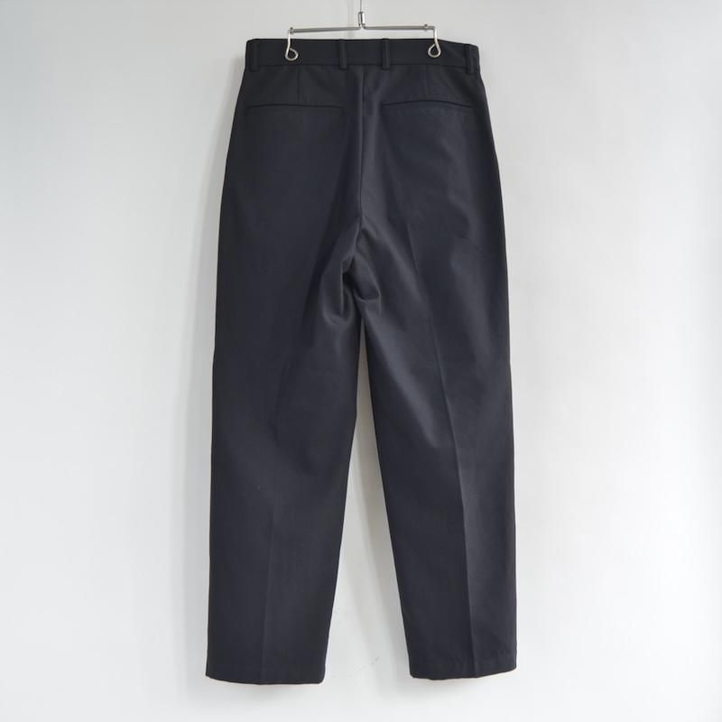 STILL BY HAND（スティル バイ ハンド）Deep tuck pressed pants
