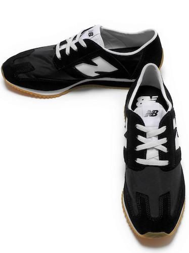 ユニセックス ニューバランス new balance スニーカー U320AC (ブラック）