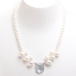 Prizmic Quartz Emblem<br> Leaf Pearl Necklace