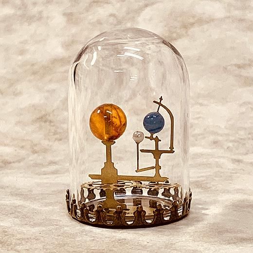 太陽系儀 - Orrery 『三球儀/琥珀版』（完成品/ミニガラスドーム入り