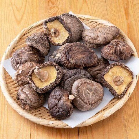 しいたけ 島から探す :: ー八丈島 :: 【休業中】うみかぜ椎茸(生) A品3袋