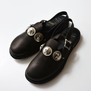 <img class='new_mark_img1' src='https://img.shop-pro.jp/img/new/icons41.gif' style='border:none;display:inline;margin:0px;padding:0px;width:auto;' />foot the coacher - SS SANDALS by END Customized