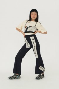 <img class='new_mark_img1' src='https://img.shop-pro.jp/img/new/icons8.gif' style='border:none;display:inline;margin:0px;padding:0px;width:auto;' />ELLISS LONDON/ RYTHMIQUE TROUSER 