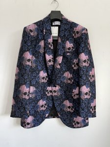 <img class='new_mark_img1' src='https://img.shop-pro.jp/img/new/icons8.gif' style='border:none;display:inline;margin:0px;padding:0px;width:auto;' />ANARCHIST TAILOR SKULL FLOWER JACKET