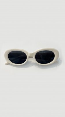 <img class='new_mark_img1' src='https://img.shop-pro.jp/img/new/icons56.gif' style='border:none;display:inline;margin:0px;padding:0px;width:auto;' />TEDDY PRETTY CHeAP / TOY SUNGLASS(White Round)