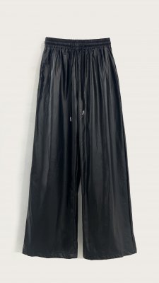 <img class='new_mark_img1' src='https://img.shop-pro.jp/img/new/icons8.gif' style='border:none;display:inline;margin:0px;padding:0px;width:auto;' />TEDDY PRETTY CHeAP / FAUX LEATHER TRACK PANTS