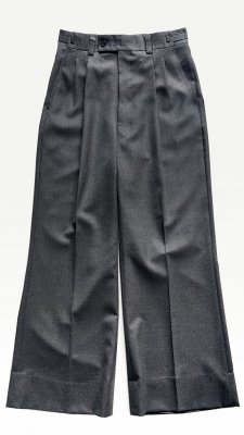 <img class='new_mark_img1' src='https://img.shop-pro.jp/img/new/icons8.gif' style='border:none;display:inline;margin:0px;padding:0px;width:auto;' />TEDDY / wool fat slacks(2 colors)