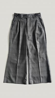 <img class='new_mark_img1' src='https://img.shop-pro.jp/img/new/icons8.gif' style='border:none;display:inline;margin:0px;padding:0px;width:auto;' />TEDDY / Grey Check Cropped Flare Slacks