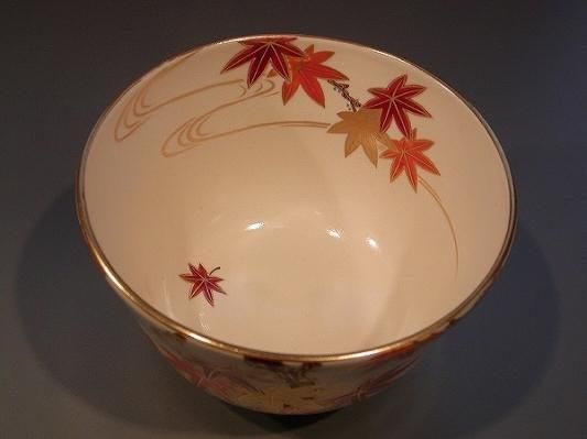 茶道具 抹茶茶碗 色絵 紅葉（もみじ）画、京都 相模竜泉作 桐共箱 