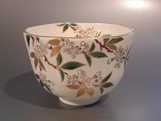 茶道具 抹茶茶碗 色絵 庭梅（輪生梅--りんしょうばい）、相模