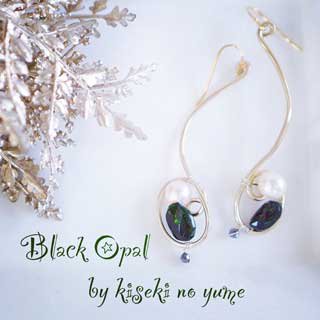ブラックオパールと本真珠を使用したピアスアクセサリー