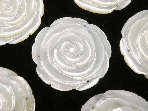 【動画】1枚580円~!ホワイトシェル(白蝶貝)AAA 薔薇 30mm・40mm 3つ穴 1枚の画像