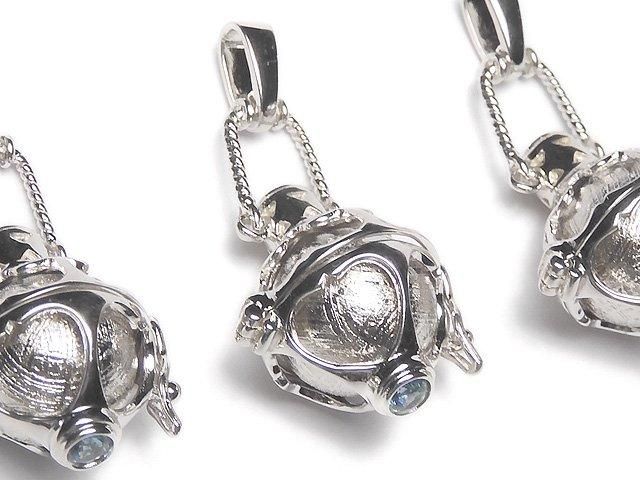 メテオライト(ムオニナルスタ隕石) 12mm球入りペンダントトップ SILVER925製の画像