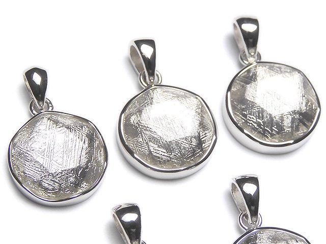 メテオライト(ムオニナルスタ隕石) ペンダントトップ 片面仕上げ14mm SILVER925製の画像