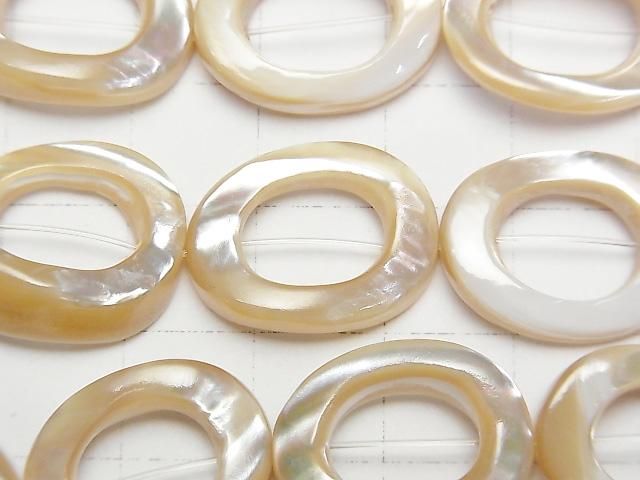 【動画】マザーオブパール ベージュ ドーナツ形状 ツイスト オーバル20×15mm 半連/1連(約36cm) サムネイル2