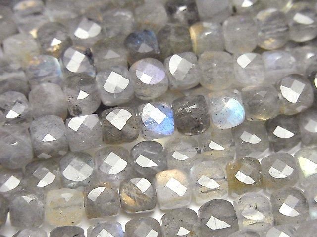 【動画】【素晴らしい輝き】ラブラドライトAA++ キューブカット5×5×5mm 半連/1連(約37cm)の画像