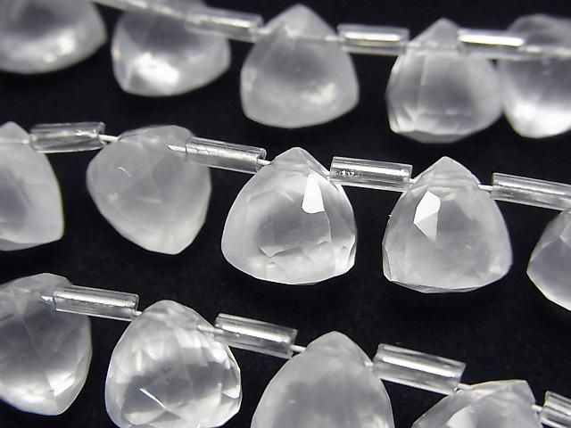 【動画】宝石質ミルキークォーツAAA 立体トライアングルカット8×8×8mm 半連/1連(18粒)の画像