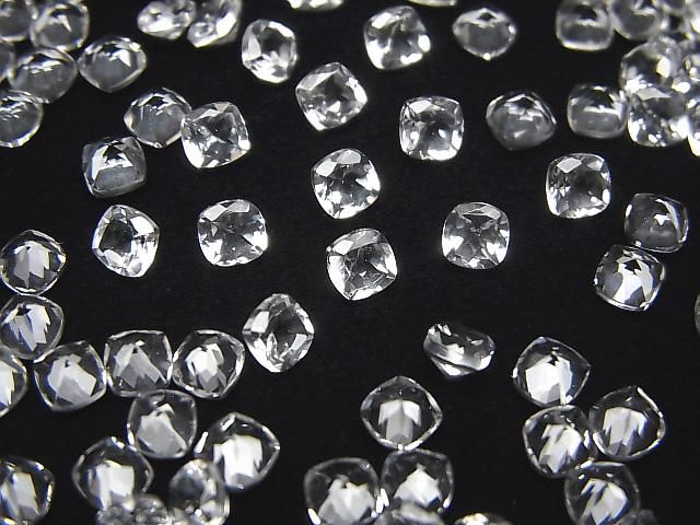 【動画】宝石質ダンビュライトAAA ルース スクエアファセットカット4×4mm 4粒 サムネイル3