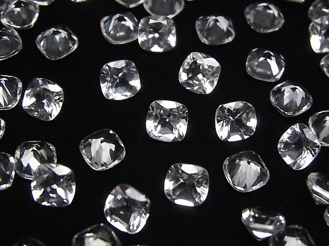 【動画】宝石質ダンビュライトAAA ルース スクエアファセットカット6×6mm 1粒の画像