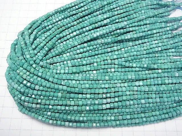 【動画】【素晴らしい輝き】マグネサイトターコイズ キューブカット3.5×3.5×3.5mm 【グリーン】 1連(約37cm) サムネイル4