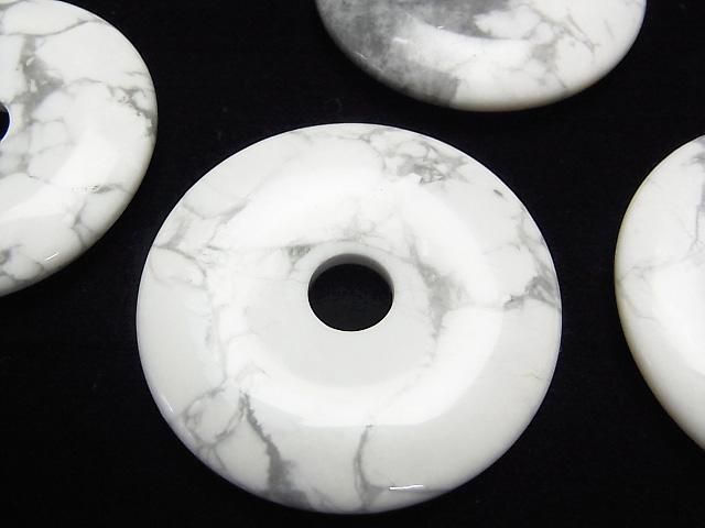 【動画】ハウライト コイン(ドーナツ)40×40mm 1枚の画像
