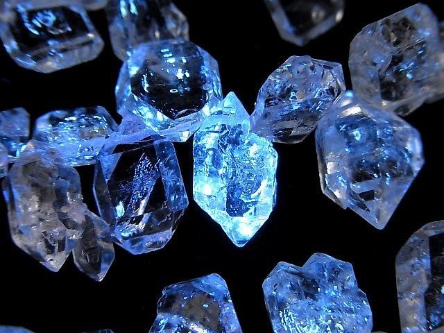 【動画】パキスタン産オイルインクォーツ ラフロック クレオ穴 半連/1連(約18cm)の画像