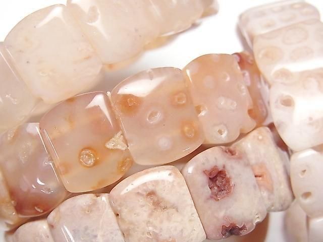 【動画】ピンクコーラルアゲート(化石珊瑚) 2つ穴オーバル17×14mm 1連(バングルブレス)の画像