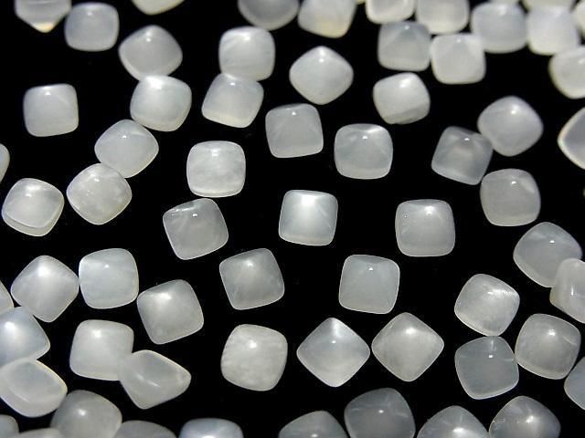 【動画】宝石質ホワイトムーンストーンAAA シュガーローフカット 4×4mm 10個の画像