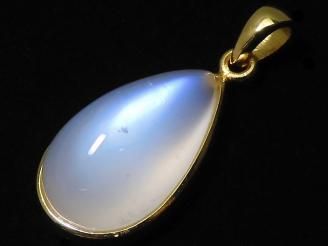 ブルームーンストーン天然石：高品質で美しい青い輝き ブルームーンストーン天然石：高品質で美しい青い輝き