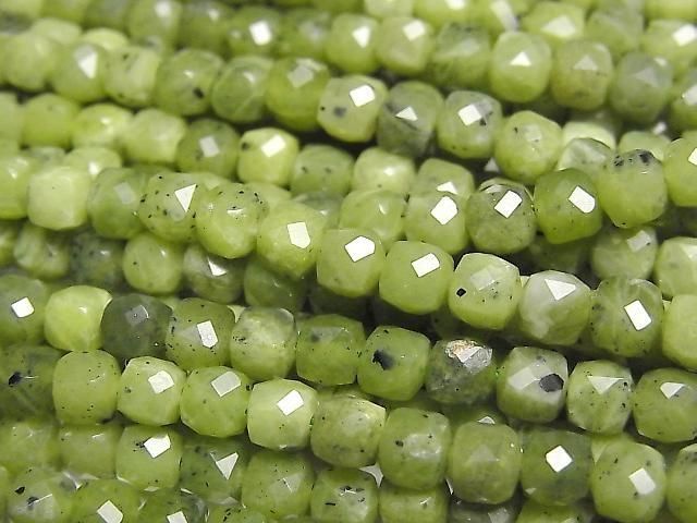 【動画】【素晴らしい輝き】ロシア産ネフライトAA++ キューブカット4.5×4.5×4.5mm 1連(約37cm)の画像