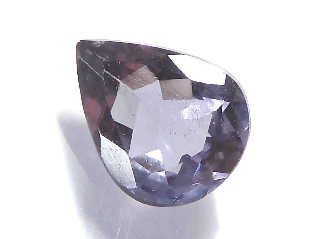 【動画】【1点もの】宝石質ベキリーブルーガーネット ルース ファセットカット 1粒 NO.23の画像