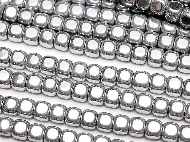 ヘマタイト 小粒キューブ3×3×3mm シルバーコーティング 1連(約38cm)の画像