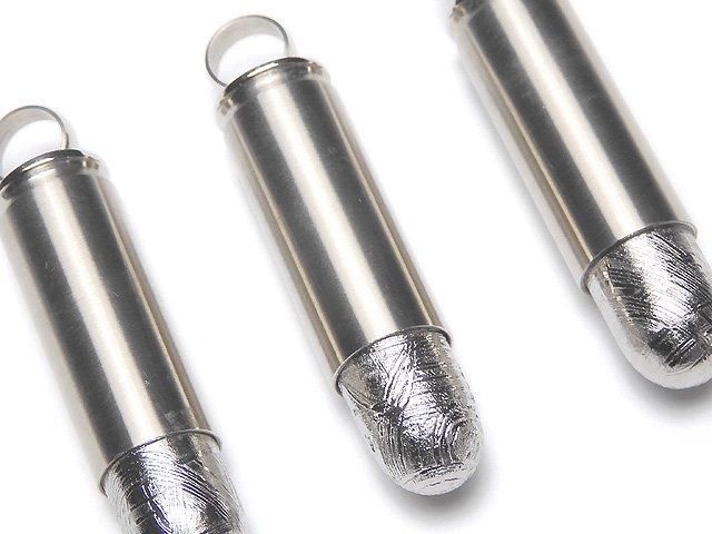 メテオライト(ムオニナルスタ隕石) 弾丸型ペンダントトップ40×11×11mm 1個の画像