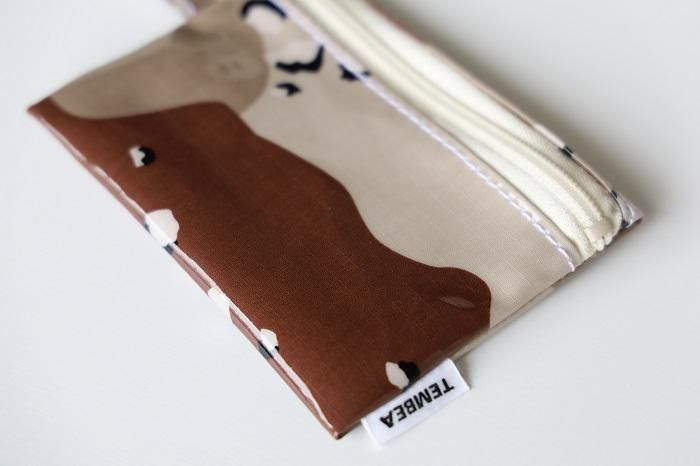 FLAT POUCH ミニ+TASUKI STRAP カモ DESERT - ドッグデコ | 犬と