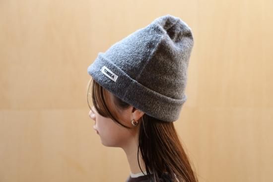 <img class='new_mark_img1' src='https://img.shop-pro.jp/img/new/icons14.gif' style='border:none;display:inline;margin:0px;padding:0px;width:auto;' />KNIT CAP MID-GREY