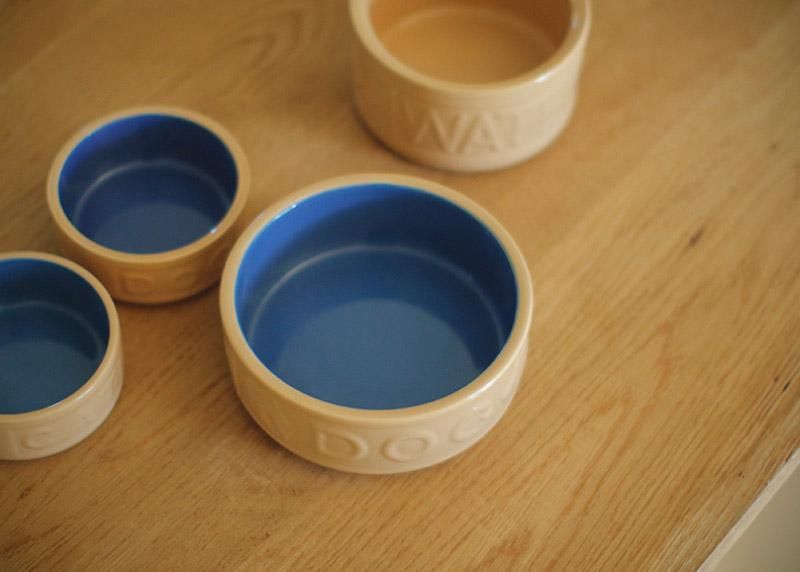 SOBON フードボール 青・茶色 フードボウルMASON CASH Cane Dog Bowl（BLUE） - we dog & cat