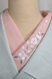 桜の刺繍半襟