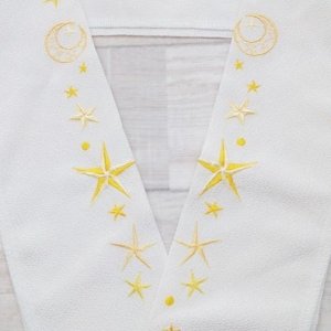 黄色の星がきらめく刺繍半襟（男女兼用デザイン）