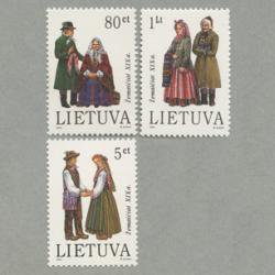 リトアニア 1992年Suwalkiの民族衣装3種 - 日本切手・外国切手の販売・趣味の切手専門店マルメイト
