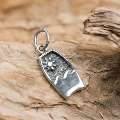 Silver Surf Topサーフネックレス トップ ハワイアン雑貨 プルメリアやハワイ植物の通販専門店 Lani Hawaii ラニハワイ Silver Surf Topサーフネックレス トップ ハワイアン雑貨 プルメリアやハワイ植物の通販専門店 Lani Hawaii ラニハワイ