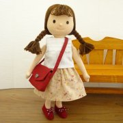 着せ替え人形 白ノースリーブブラウス 花柄スカート 女の子 セット DB1-3 28cmサイズ