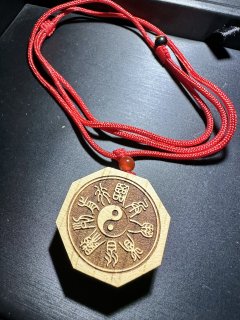 再入荷♪桃の木で作られたお守り　僧侶九字マントラがこめられていて　魔除けや浄化　結界, 陰陽バランスをとり縁結びや人間関係　仕事金運 -  Rainbow HINATA