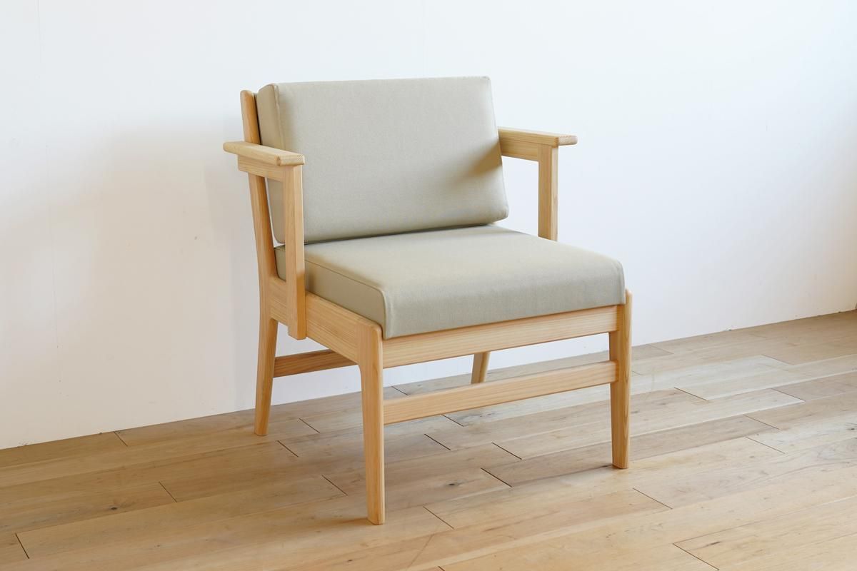 焼杉アームチェア（ハンドメイド） ZAアームチェア｜大きめのゆったりとした袖付き椅子｜木製椅子