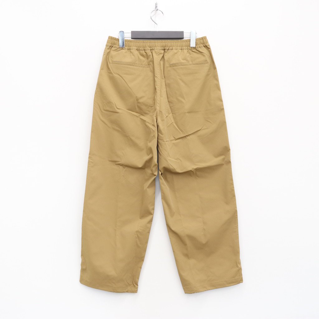 パンツ / TECH TWILL EASY TROUSERS BEIGE