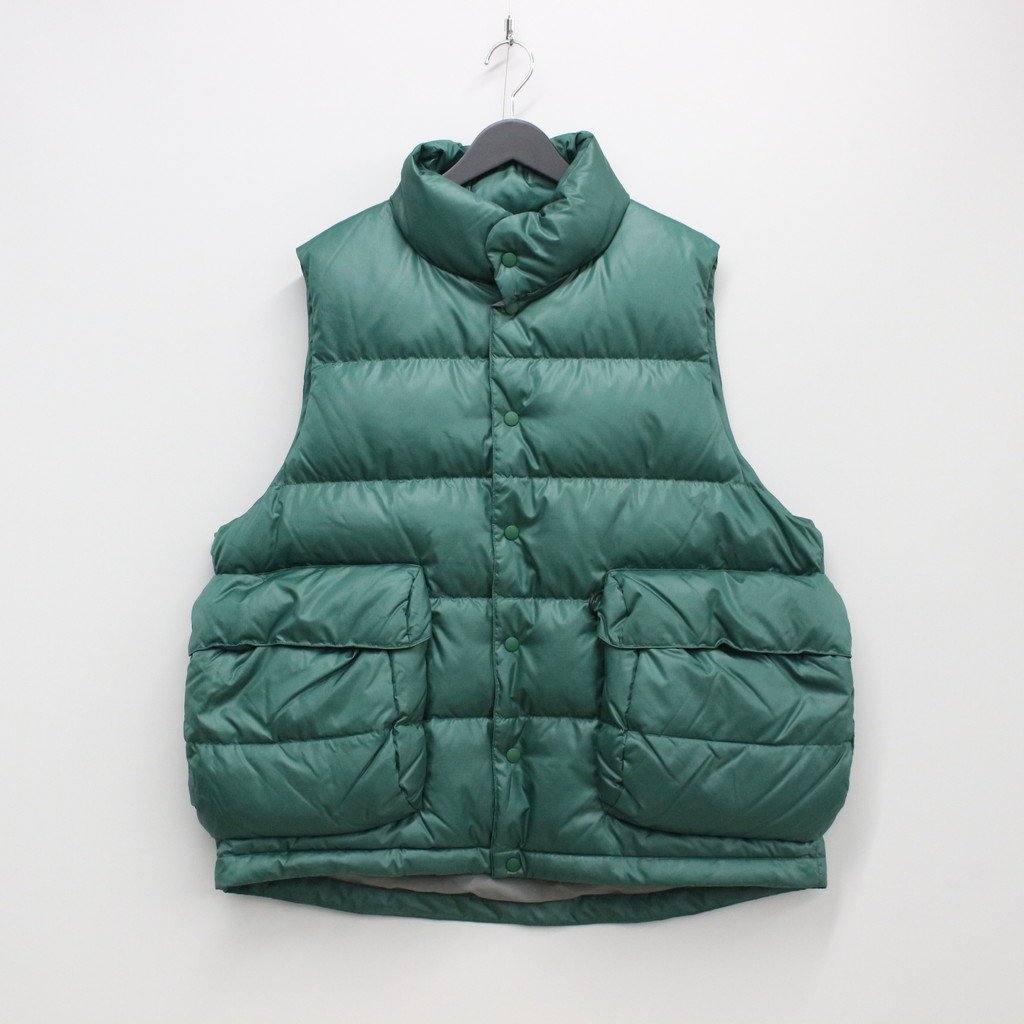 アウター / TECH BACK PACKER DOWN VEST FOREST GREEN