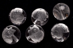 水晶素彫招き猫(右手) 12mm　3粒セット 彫刻ビーズ(貫通穴)_T629-12