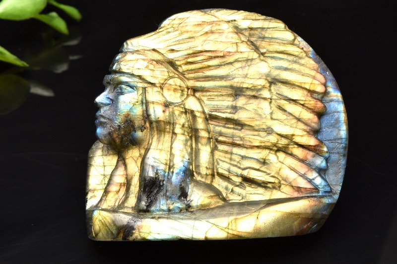 1点物】ラブラドライト 58x51mm インディアン彫刻 置物 _CG3638