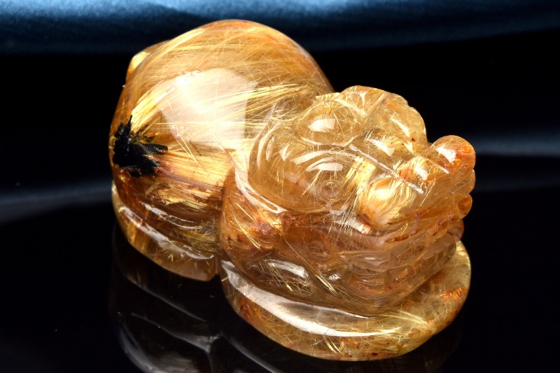 1点物】金運向上 タイチンルチルクォーツ 42x25mm 貔貅彫刻