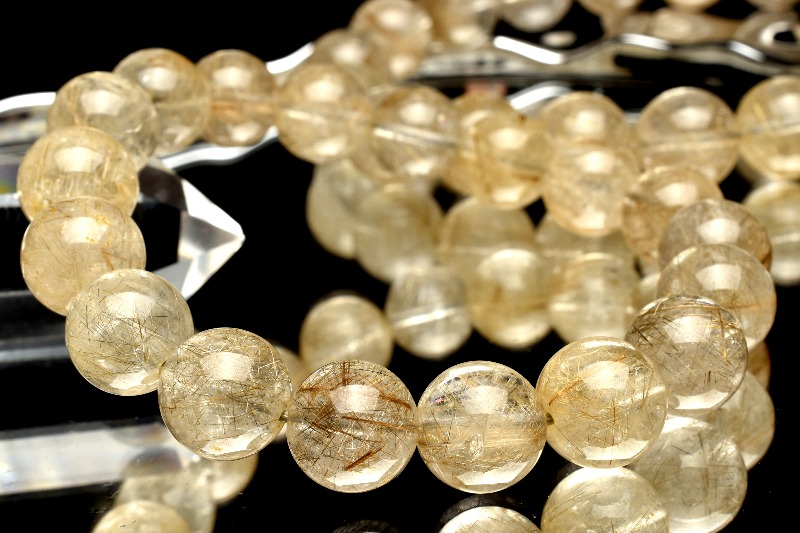 クンツァイトスフィア♡♡No.2016 エカナイト宝石：特性、意味、価値など